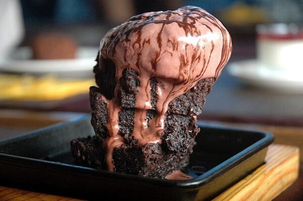Sizzler Brownie with Ice Cream